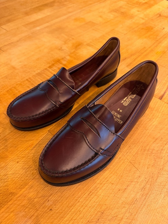 Eastland Shoes - Eastland womens 9 narrow (fits like sz 8!)  Penny Loafers in Burgundy.
